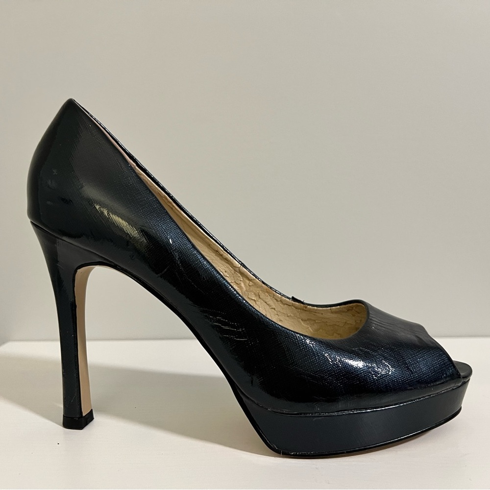 Deep navy pumps sz 8